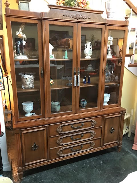 China Cabinet Bassett Furniture Dishes Dining